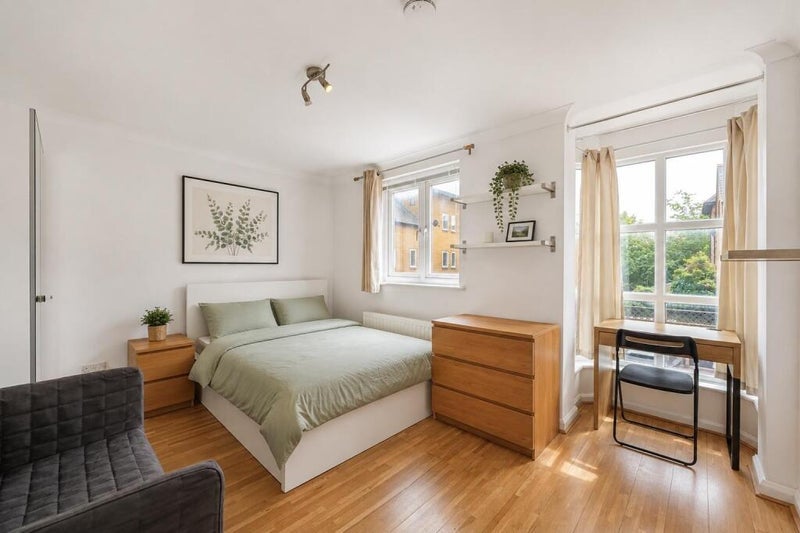 Room Stanhope Close in Greater London