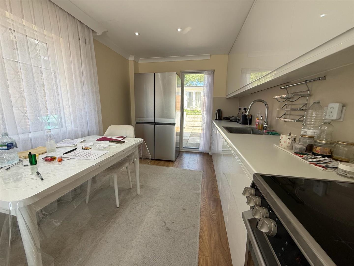 House Sturgess Avenue in Greater London