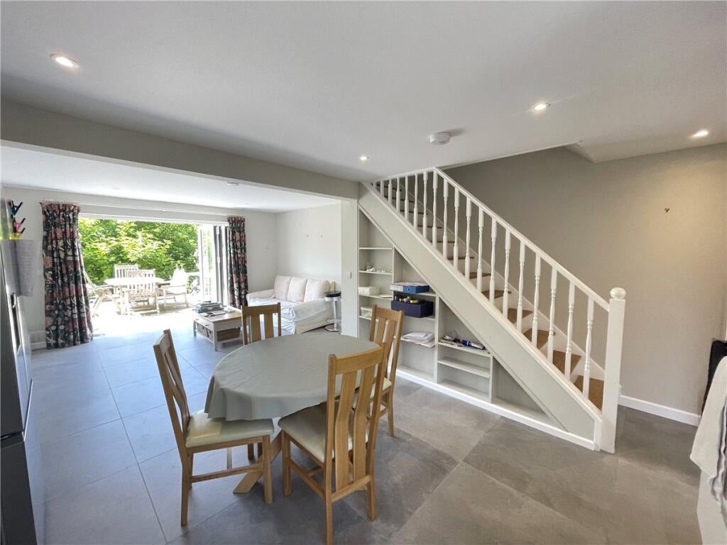 House Chesil Terrace in Winchester