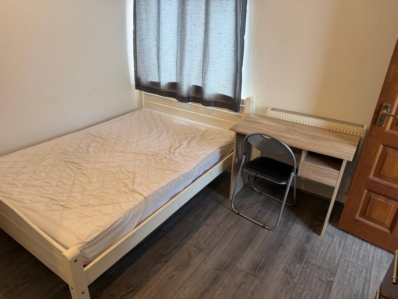 Room Doidge Road in Birmingham
