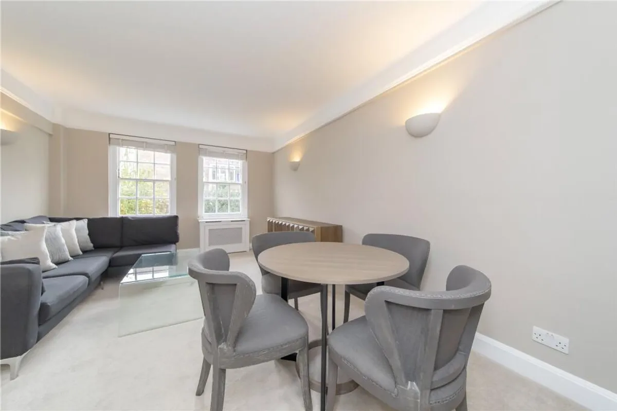 Flat Fulham Road in Greater London