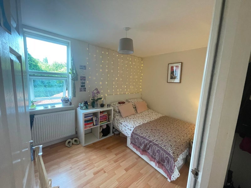 Room Saint Leonards Road in Bristol