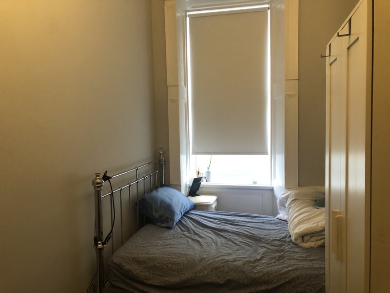 Room Willowbank Crescent in Glasgow