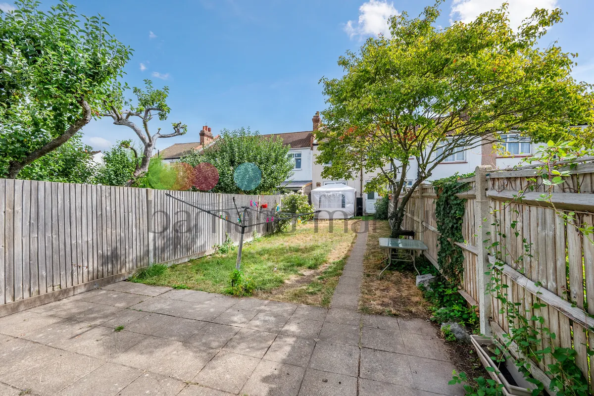 House Silverleigh Road in Greater London