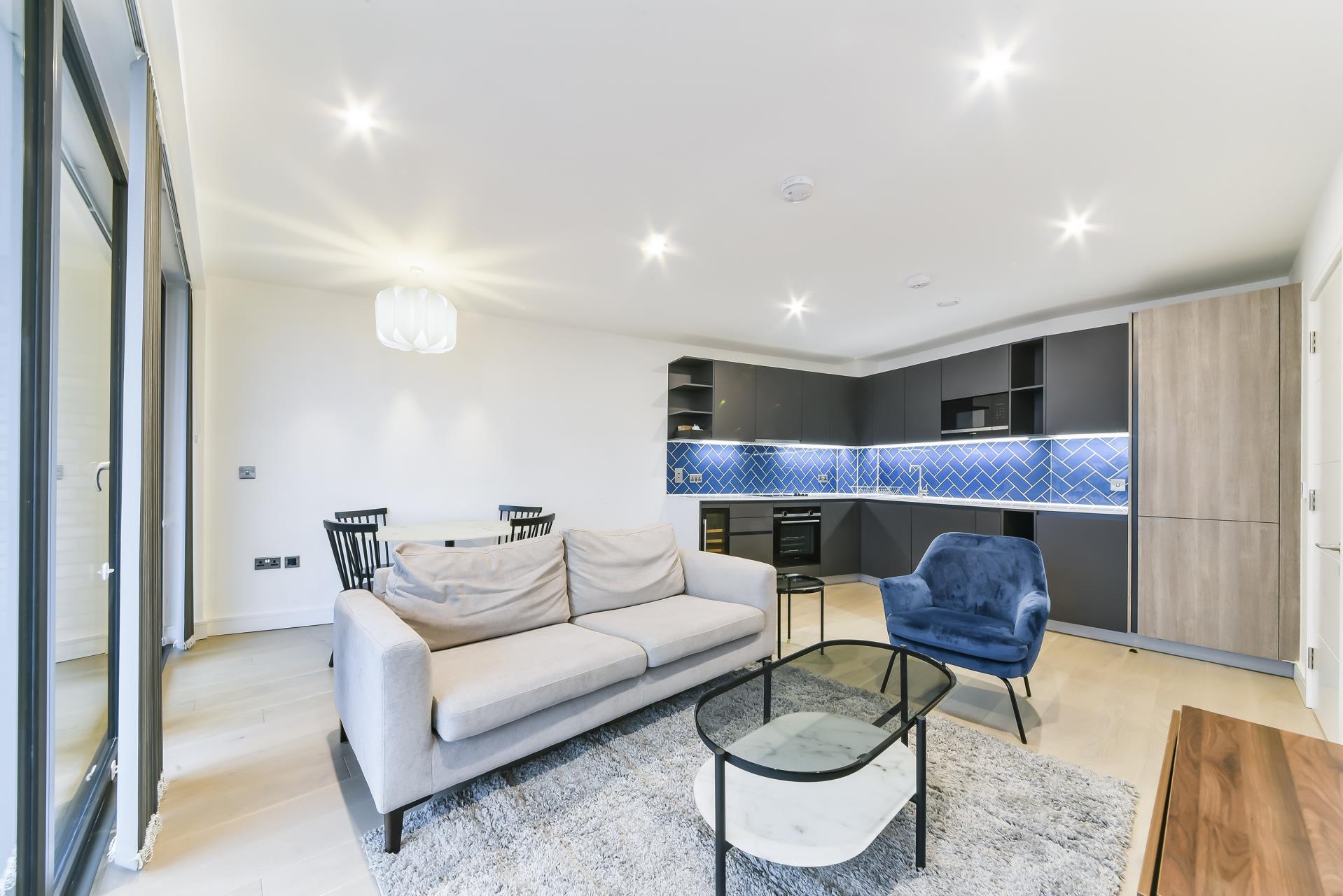 Flat Hackney Road in Greater London