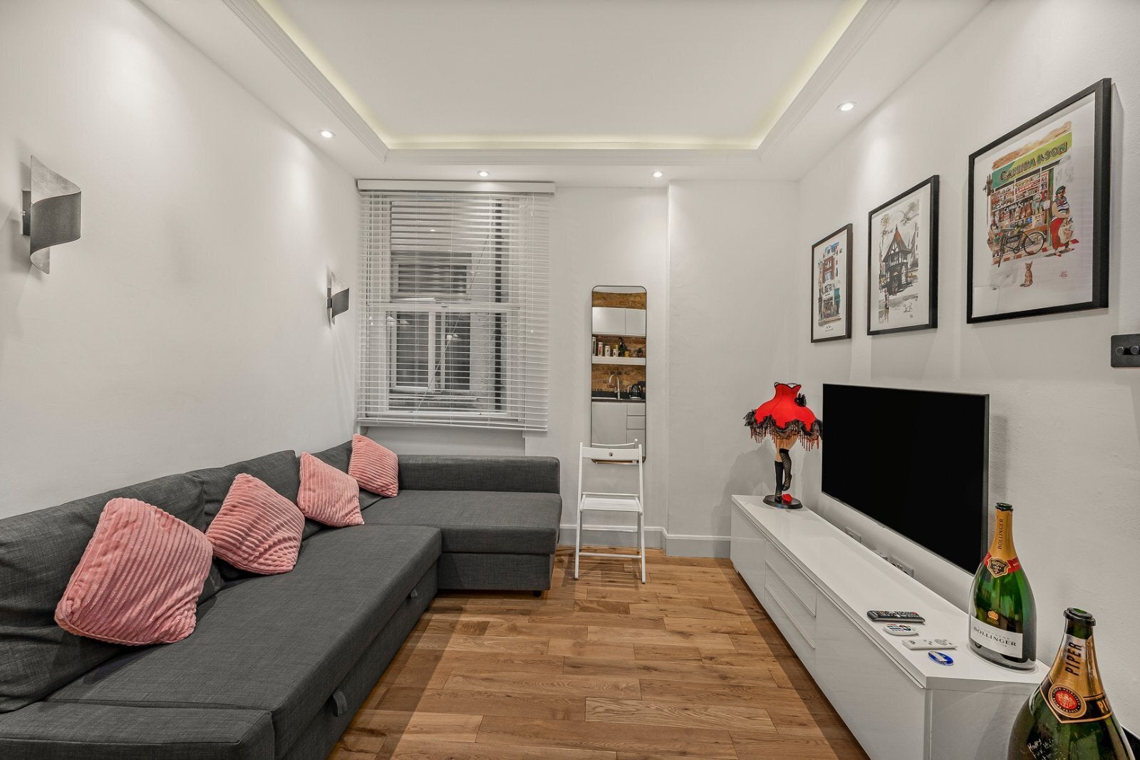 Flat Old Compton Street in City of Westminster