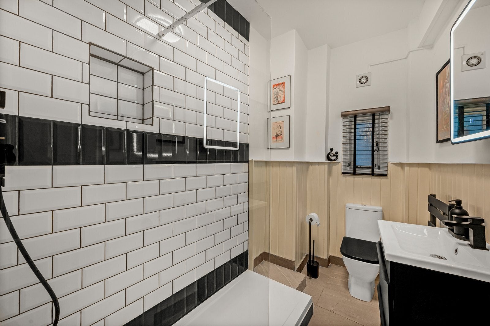 Flat Old Compton Street in City of Westminster