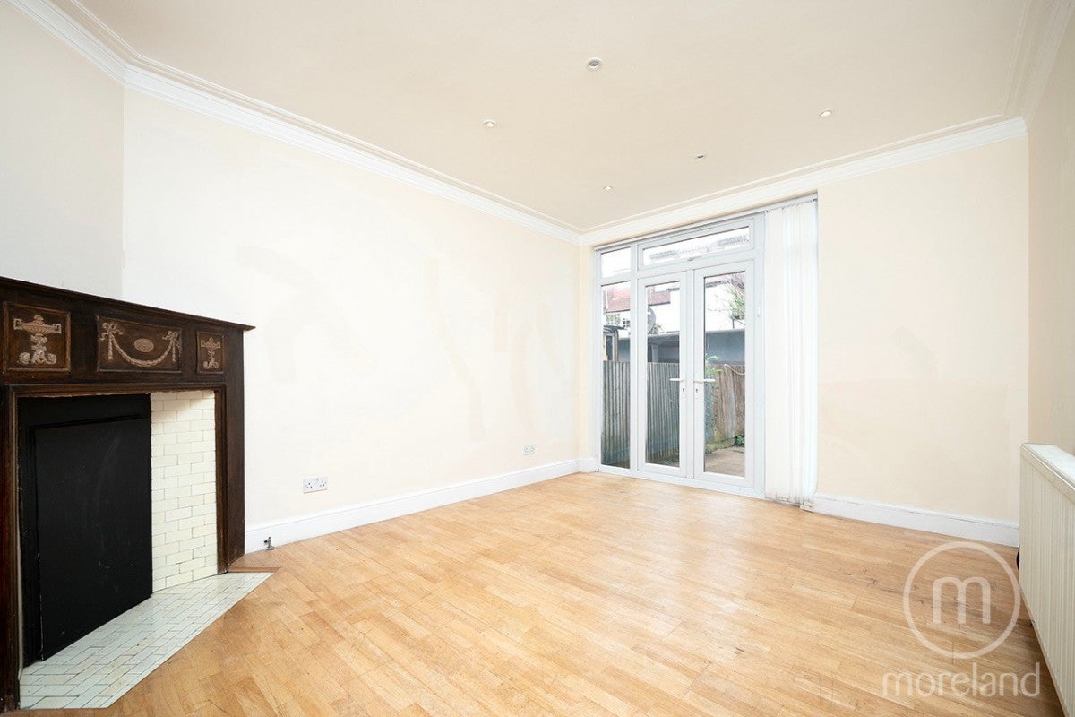 House Alyth Gardens in Greater London