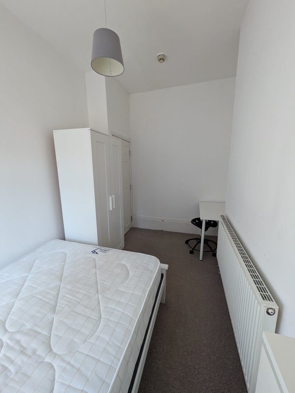 Room Richmond Grove in Manchester