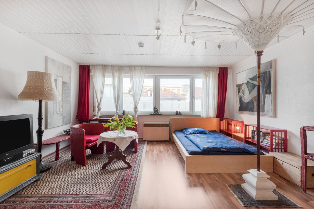 Wohnung Uhlandstraße in Stuttgart