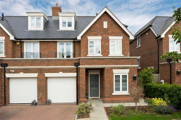 House Kingswood in Winkfield