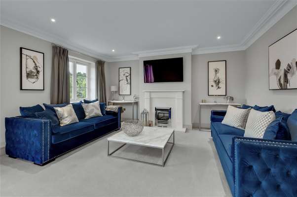 House Kingswood in Winkfield