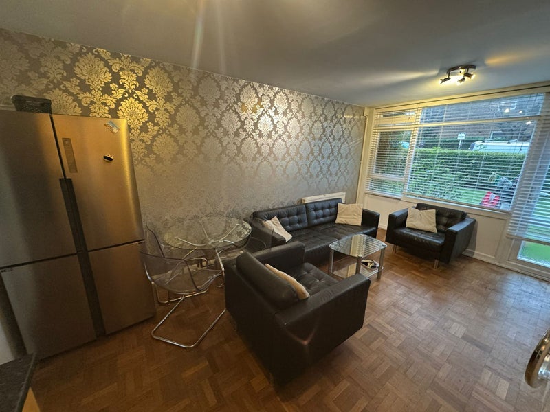 Room Carlton Drive in Greater London