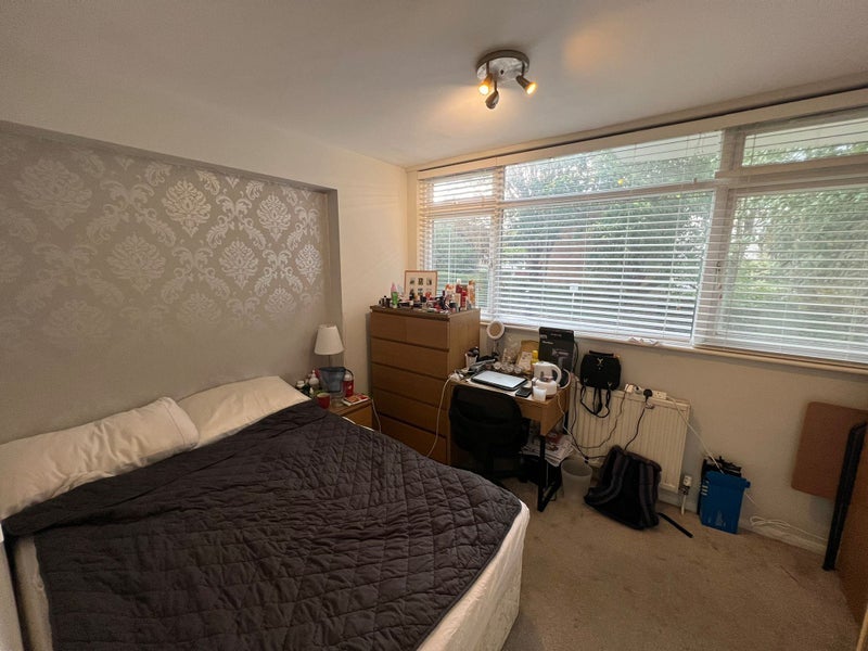 Room Carlton Drive in Greater London
