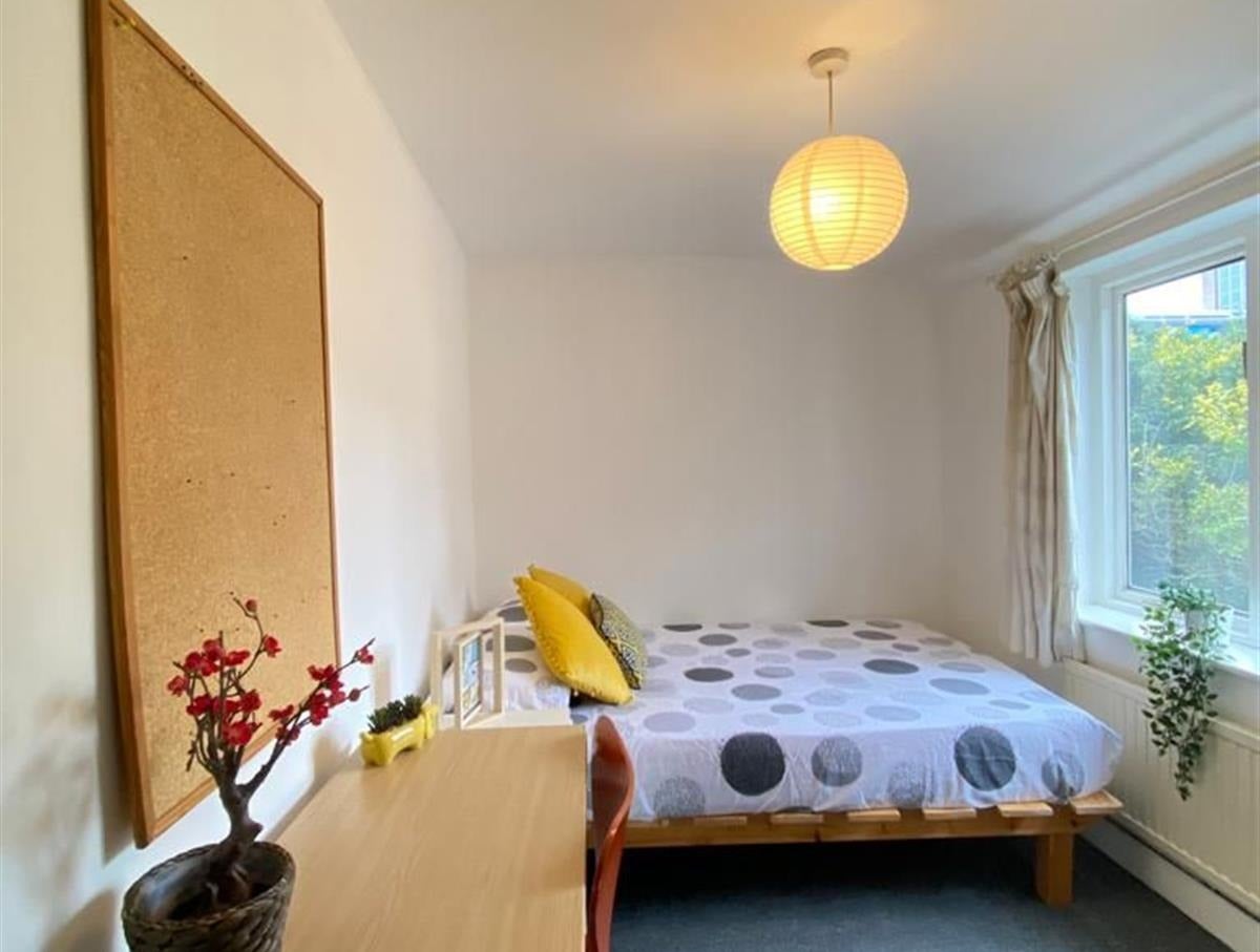 Flat Amersham Grove in Greater London