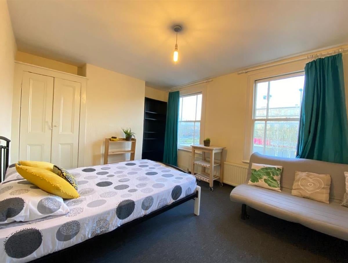 Flat Amersham Grove in Greater London