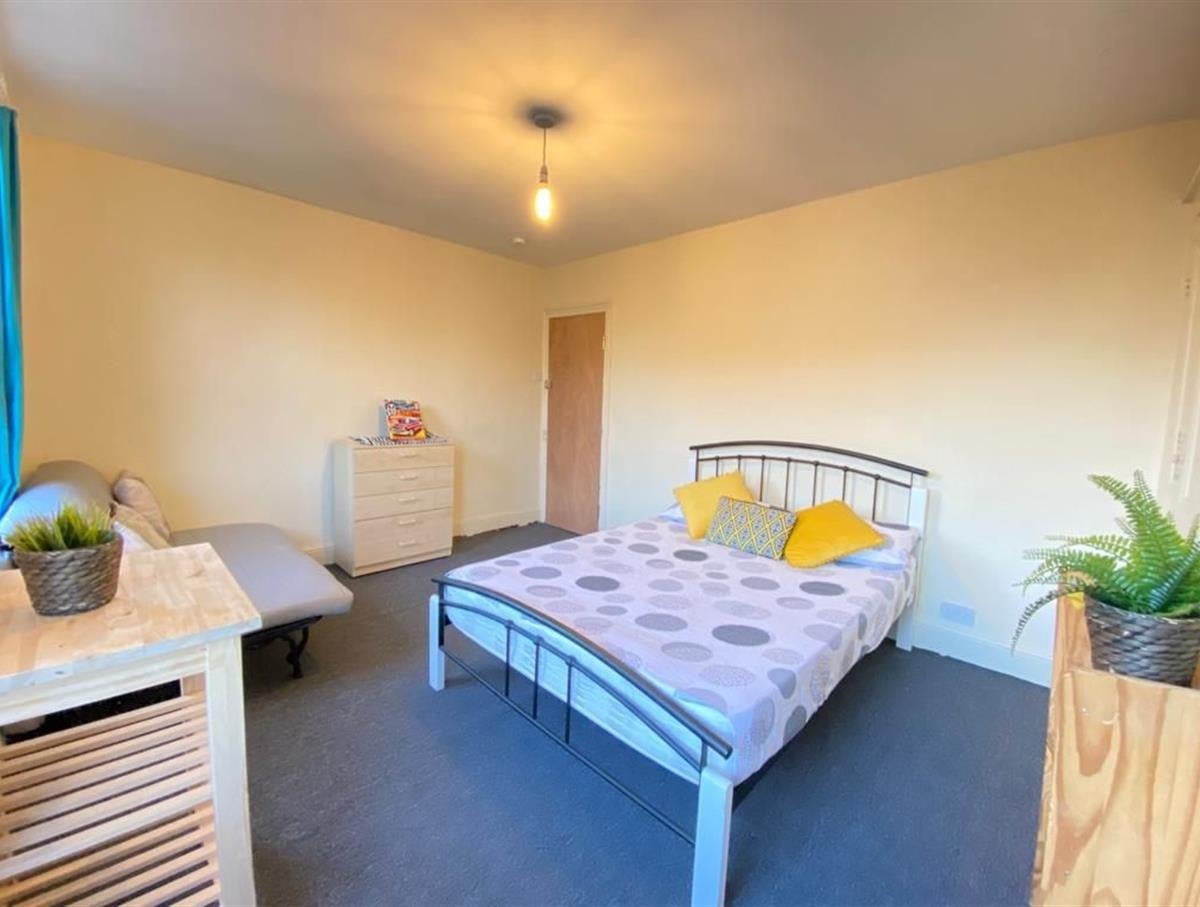 Flat Amersham Grove in Greater London