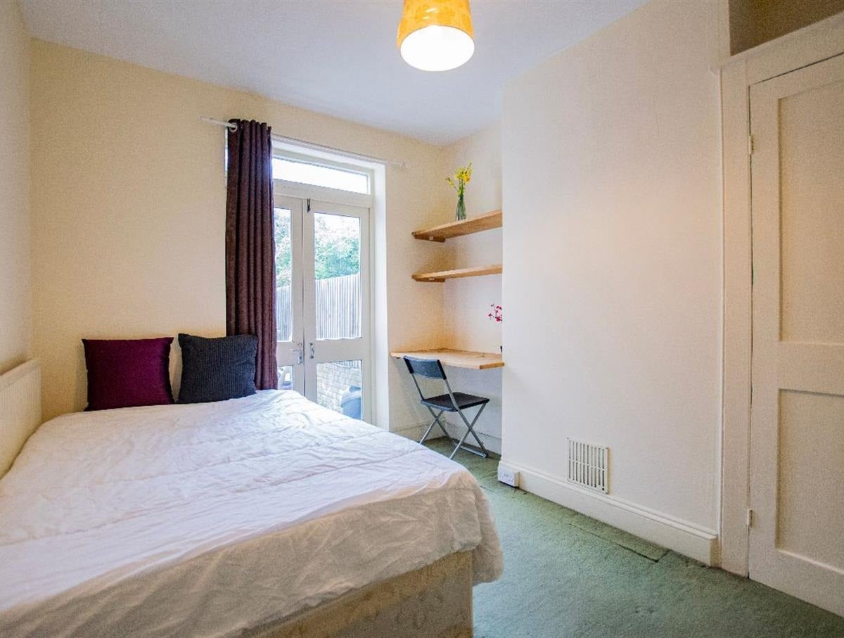 Flat Amersham Grove in Greater London