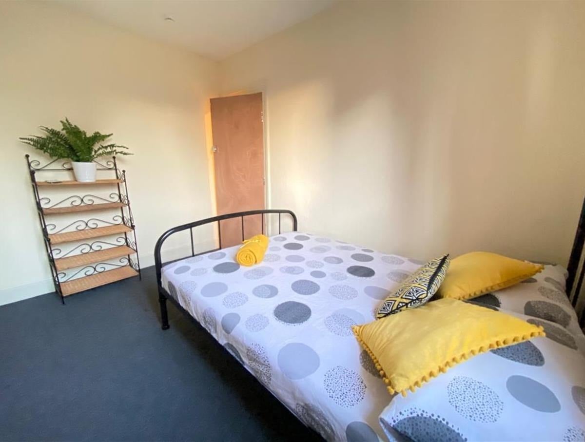 Flat Amersham Grove in Greater London