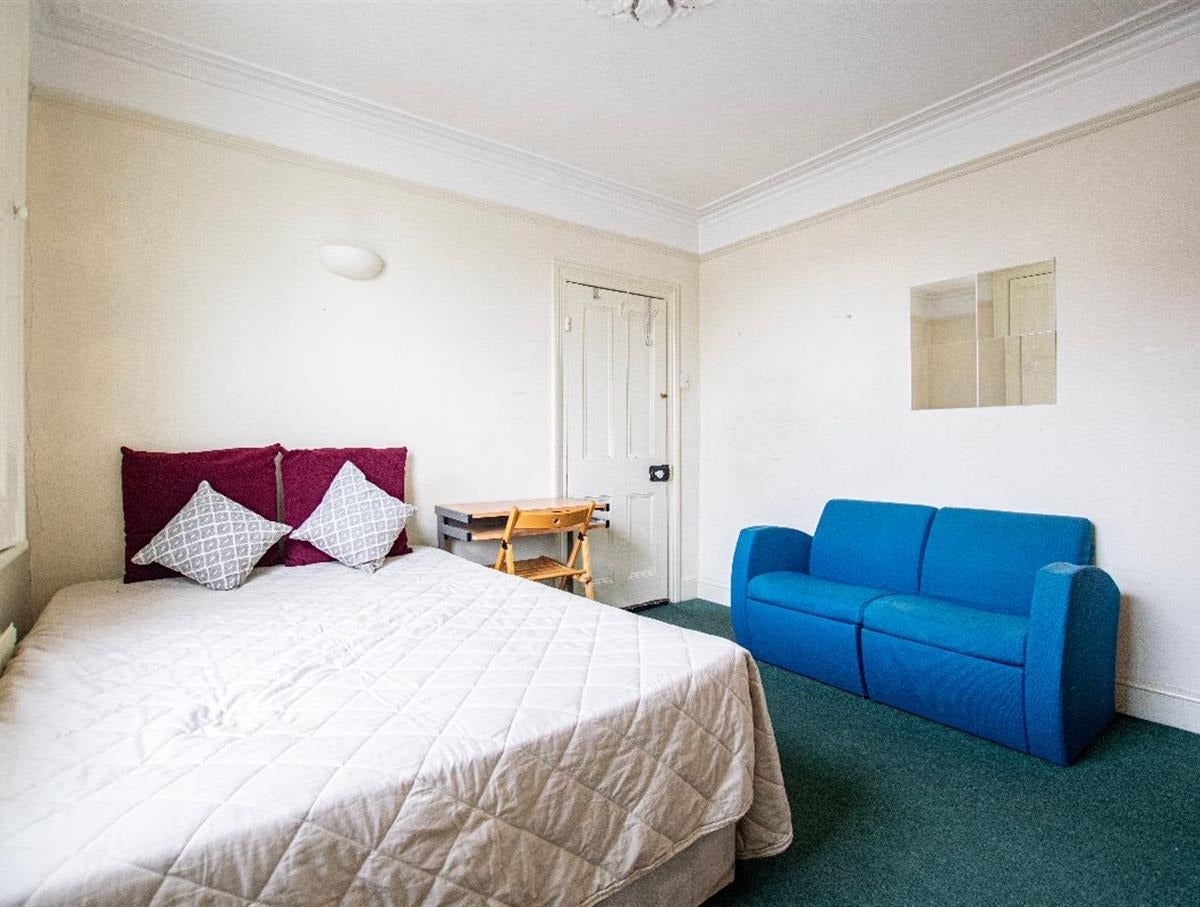 Flat Amersham Grove in Greater London
