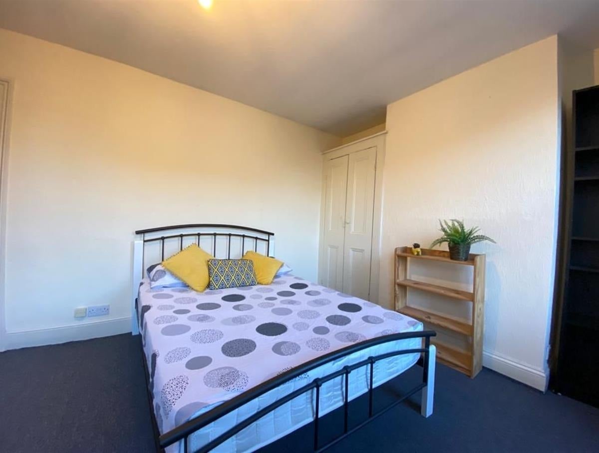 Flat Amersham Grove in Greater London