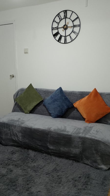 Room Carlton Road in Greater London