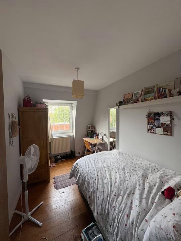 Room Adare Walk in Greater London