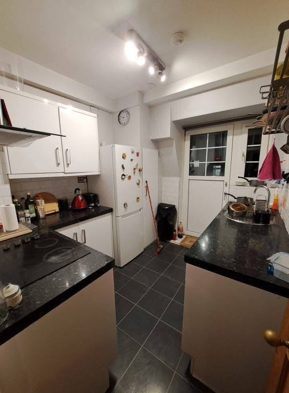 Room Adare Walk in Greater London