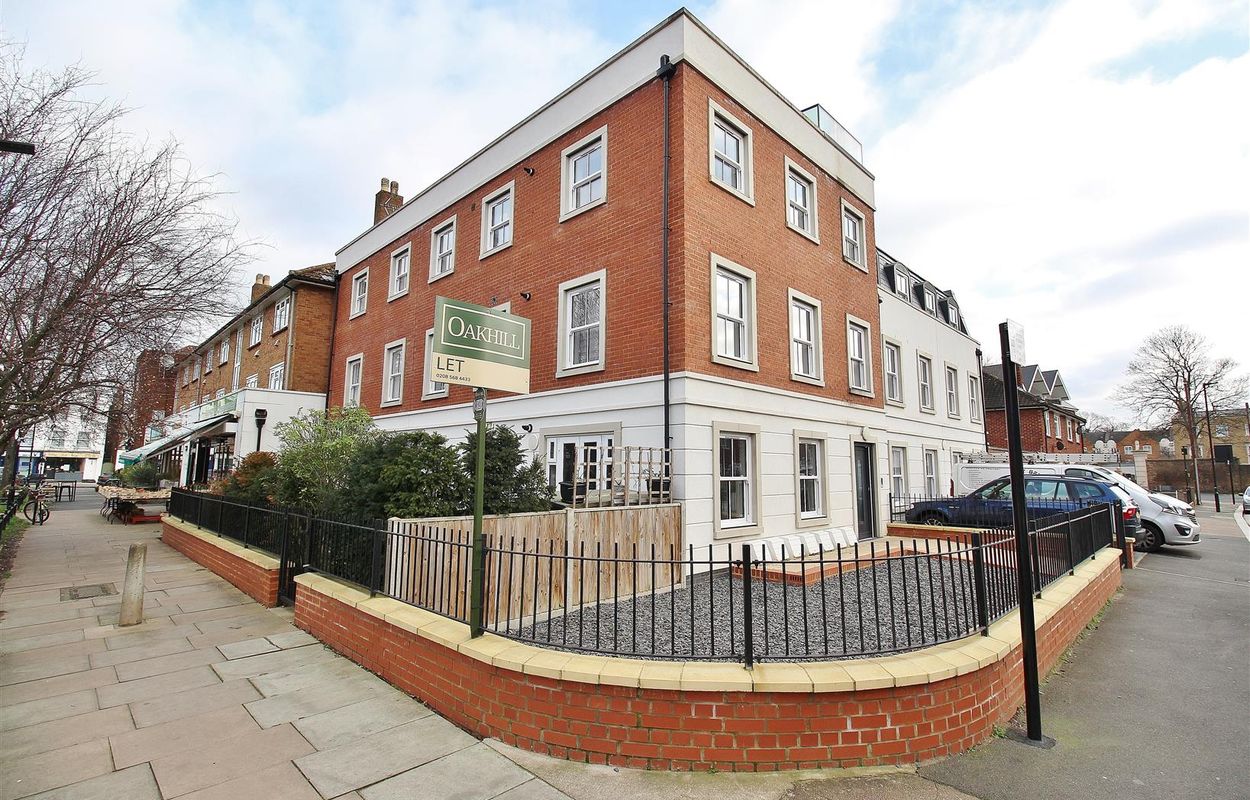 Flat Magdala Road in Greater London
