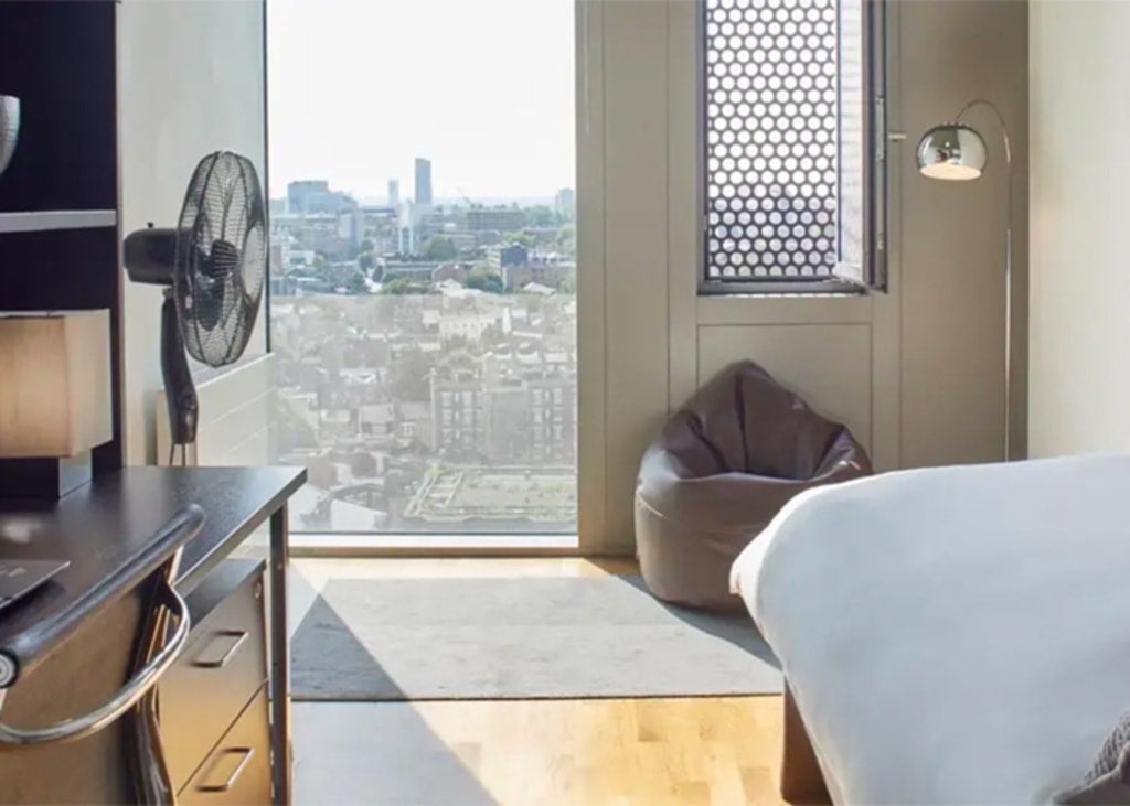 Flat Pentonville Road in Greater London