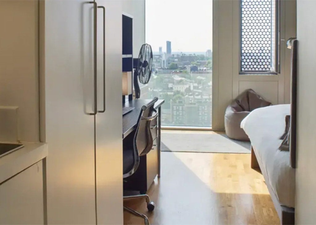Flat Pentonville Road in Greater London