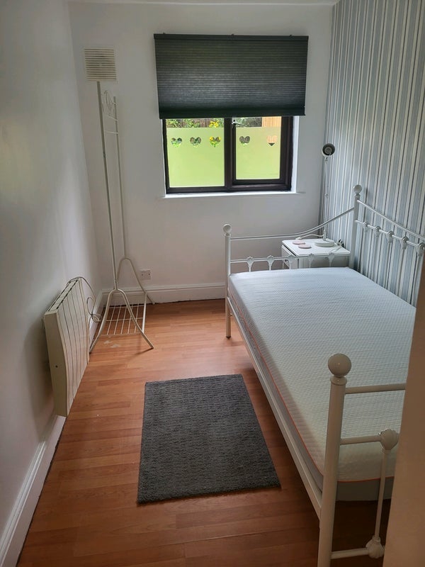 Room Chartwell Way in Greater London