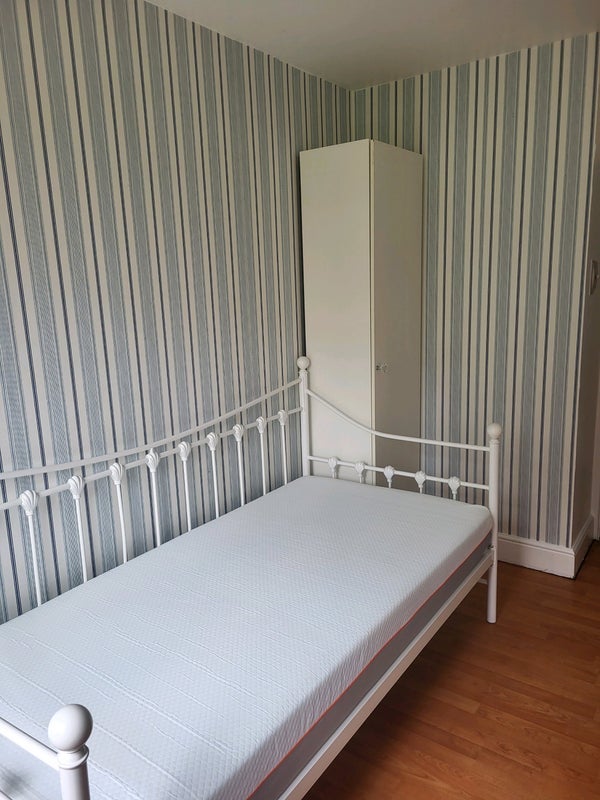 Room Chartwell Way in Greater London