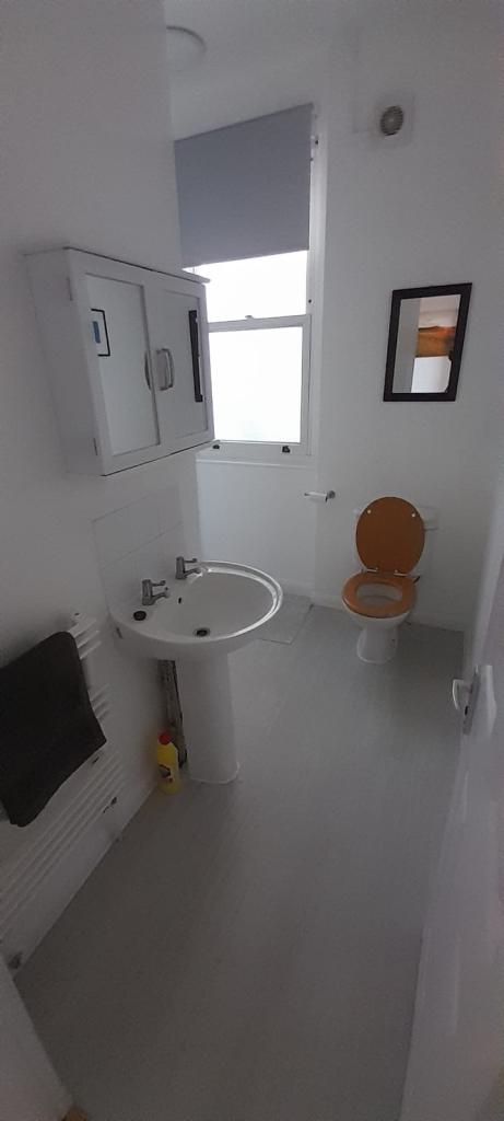Flat Salusbury Road in Greater London