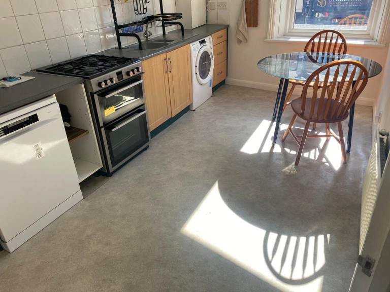 Flat Salusbury Road in Greater London
