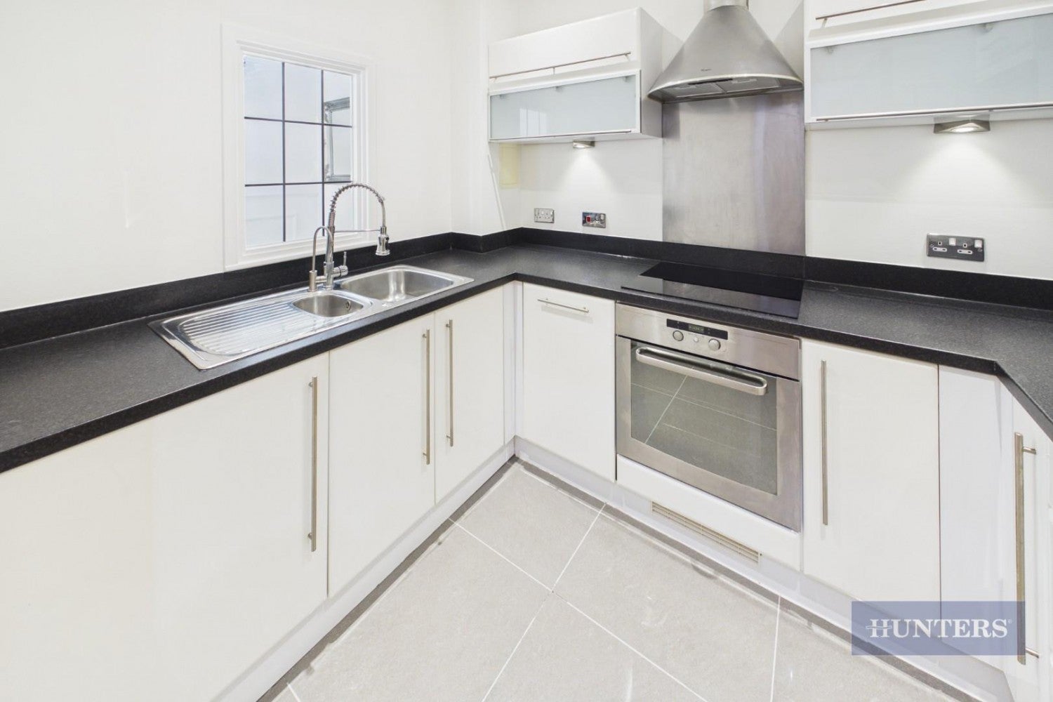 Flat Orchard Place in Southampton