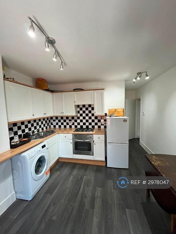 Flat Lansdowne Road in Tonbridge and Malling