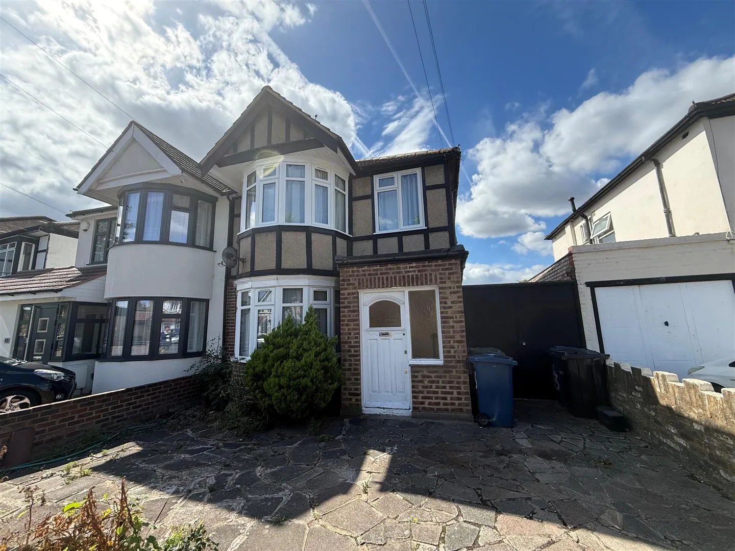 Flat Kenton Lane in Greater London