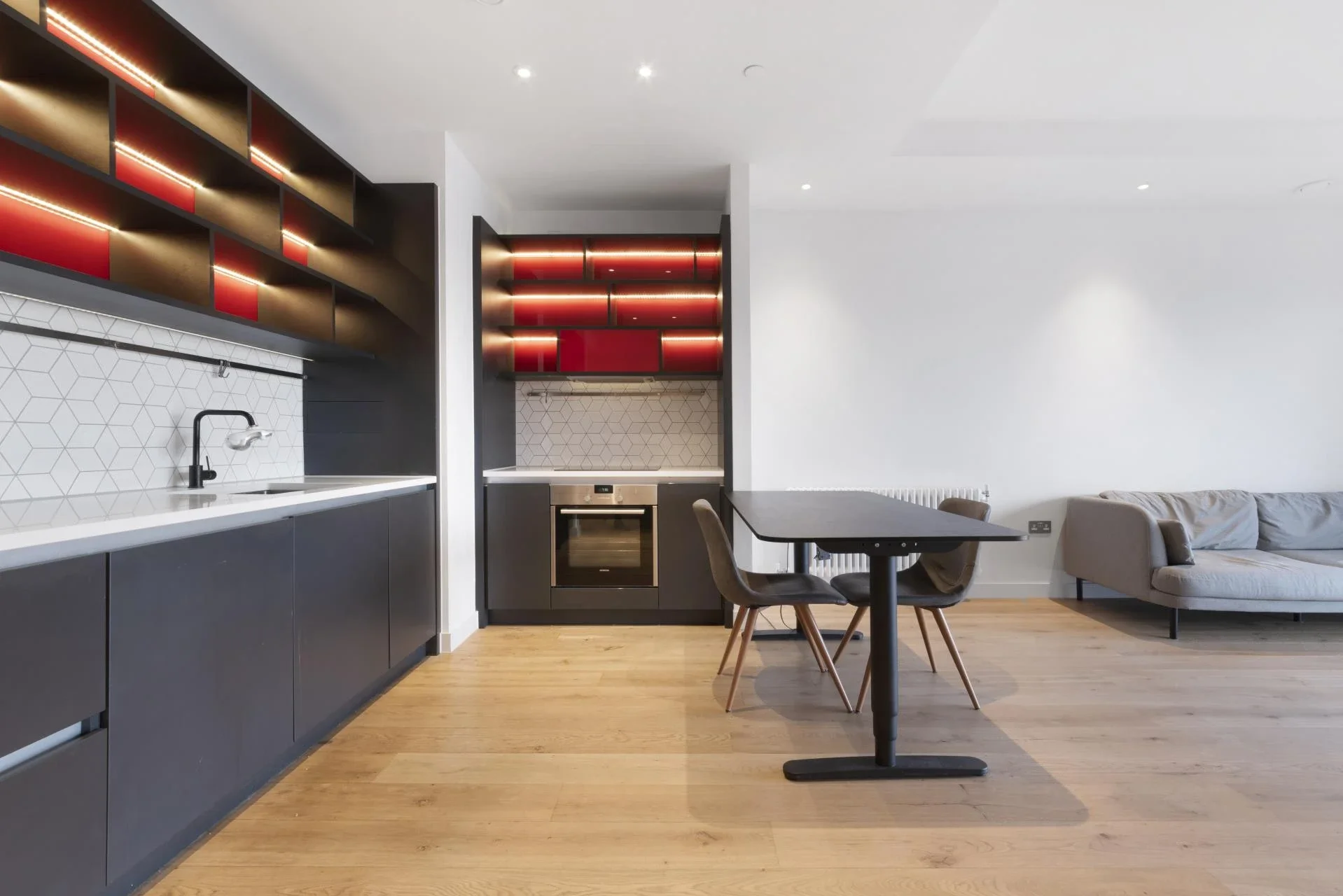 Flat Lyell Street in Greater London