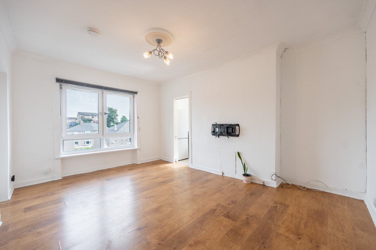 Flat Castlemilk Road in Glasgow