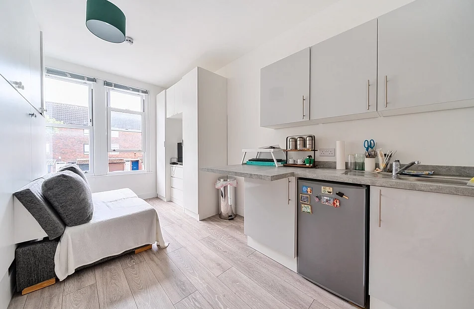 Flat Gilmore Road in Greater London