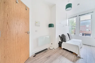 Flat Gilmore Road in Greater London