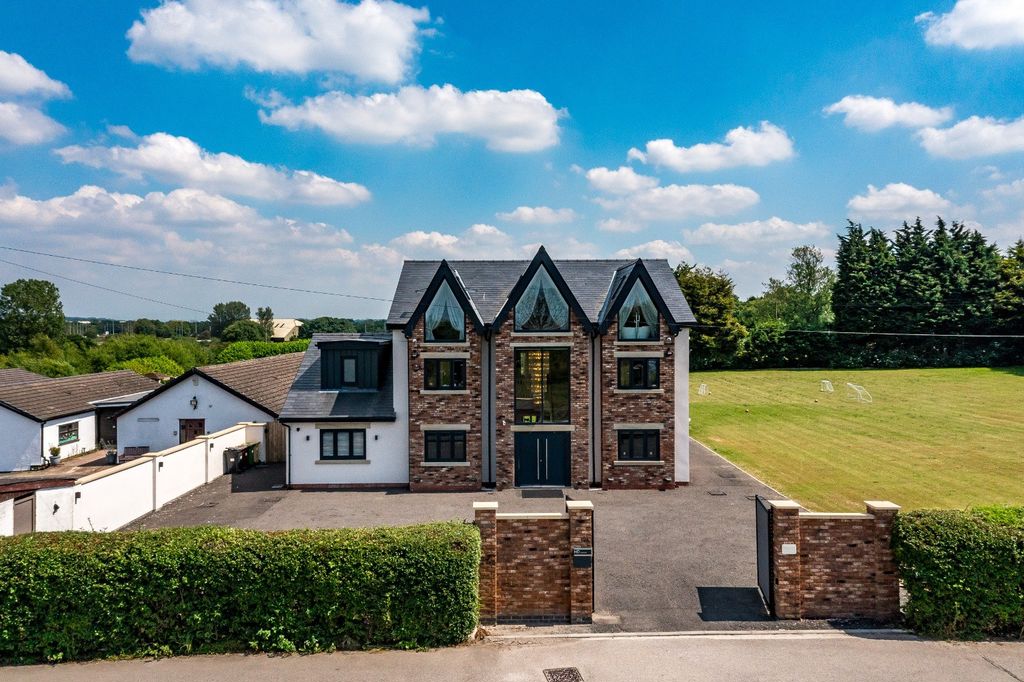 House Chorley Road in Westhoughton