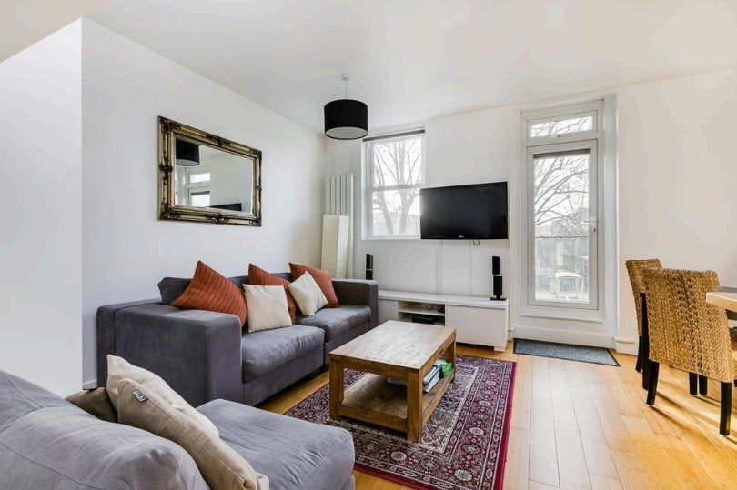 Flat Earl's Court Road in Greater London