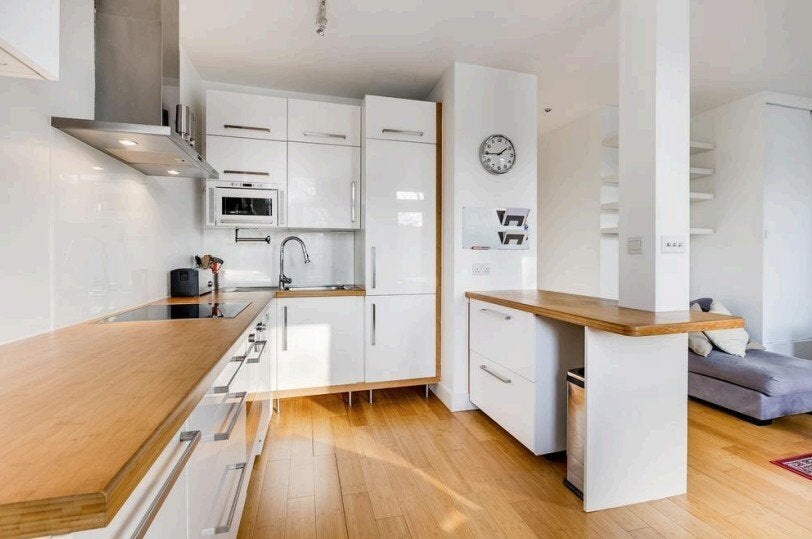 Flat Earl's Court Road in Greater London