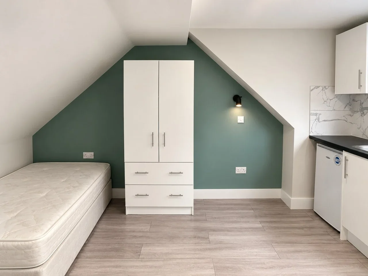 Flat Abercorn Crescent in Greater London