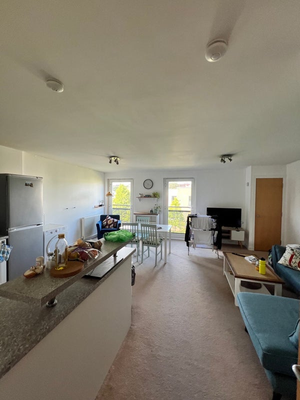 Room Firpark Close in Glasgow