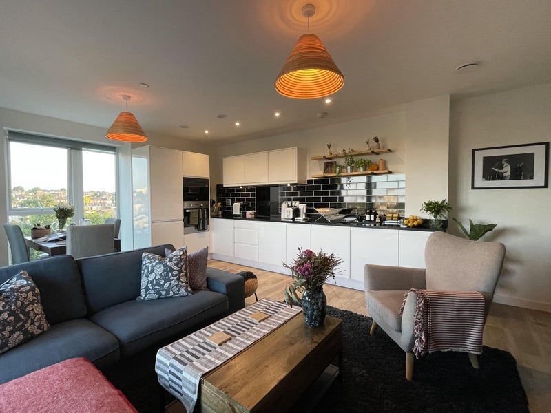 Room Bowen Drive in Greater London