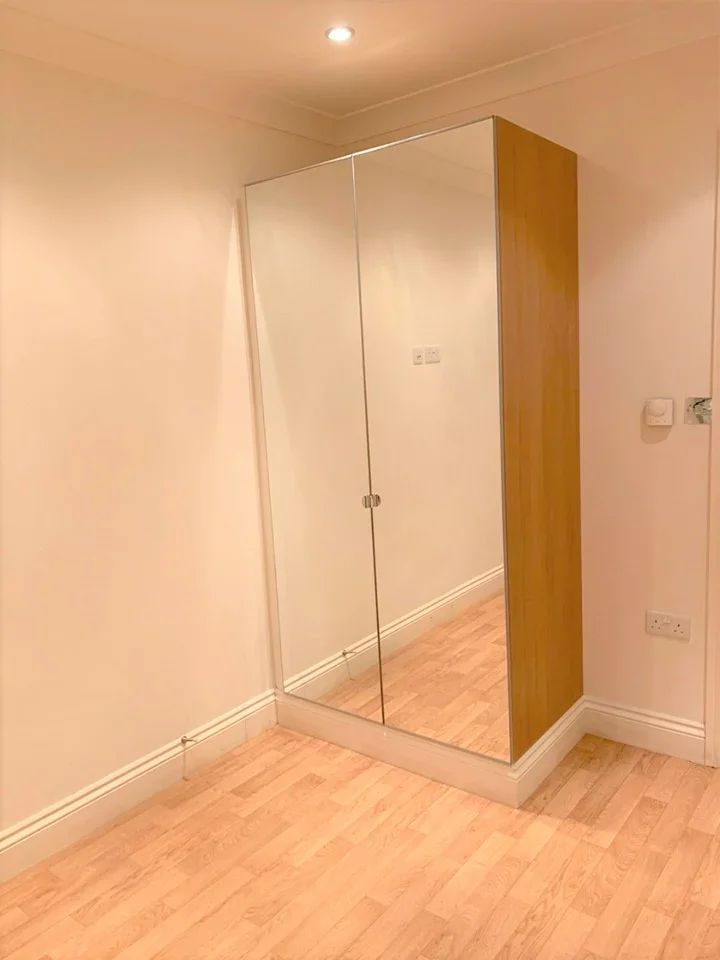 Flat Cranbrook Road in Greater London