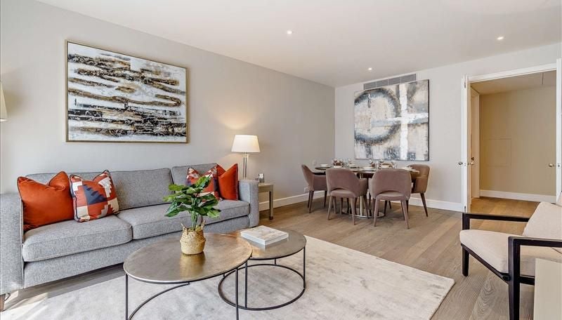Flat Westferry Circus in Greater London